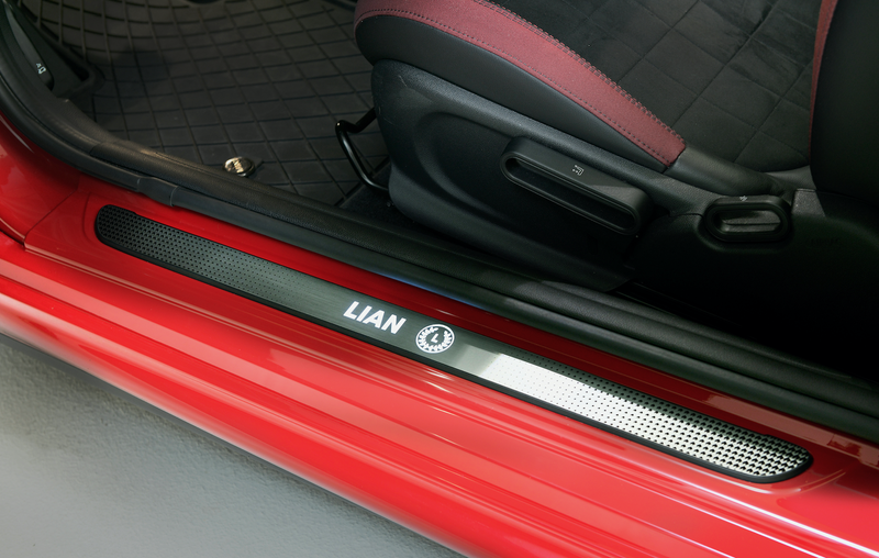 Illustration for article titled Mini Is The First Major Automaker To Sell Custom And Personalized 3D-Printed Accessories